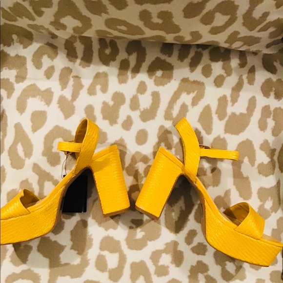 Forever 21 heels - Picture 4 of 6